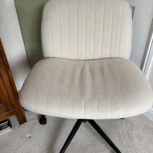 Fabric desk chair with wheels