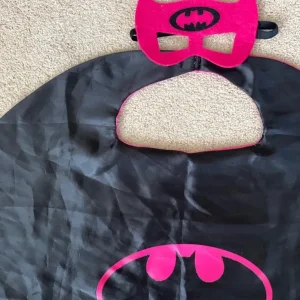 Batman cape with mask, age 3/4 - Image 2