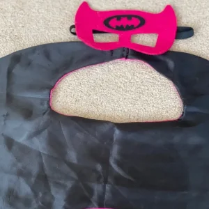 Batman cape with mask, age 3/4 - Image 3