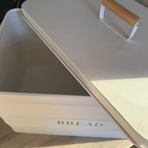 Metal bread bin. - Image 2