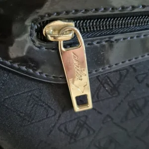 Vintage Retro Antler wheeled case 62cm t x 27cm d x 42cm w with extendable handle and 2 wheels - Image 5