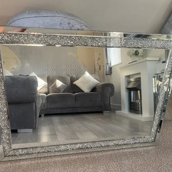Diamontie mirror