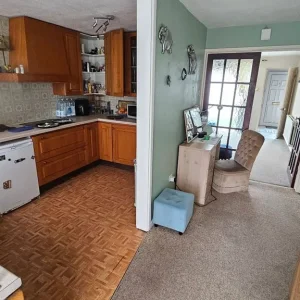 Single Room + Driveway Parking - Image 7