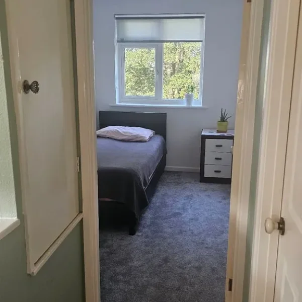 Single Room + Driveway Parking