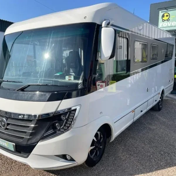 Niesmann and bischoff Arto 79F 4 berth 4 Belt End Bedroom Motorhome garage