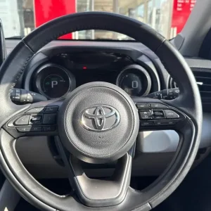 2023 Toyota Yaris 1.5 Hybrid Excel 5-door hatchback - Image 8