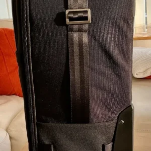 Think Tank V3 Airport Security Messenger Camera Bag, As New - Image 2