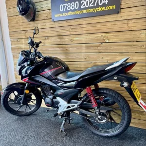 Honda CB125f CBF125 / 2020 model / just 7.6k miles - Image 4