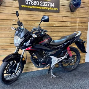 Honda CB125f CBF125 / 2020 model / just 7.6k miles - Image 5