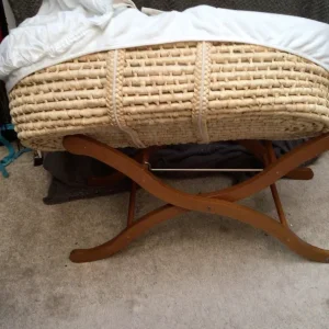 Moses basket and stand - Image 3