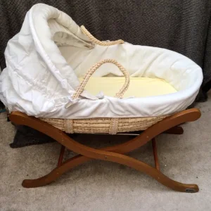 Moses basket and stand