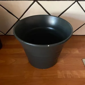 Grey ceramic plant pot - Image 3