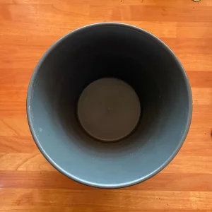 Grey ceramic plant pot - Image 4