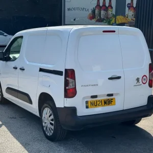 2021 Peugeot Partner 1.5 BlueHDi Panel Van SWB - Image 7