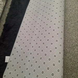 Black soft rug - Image 2