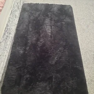 Black soft rug - Image 7