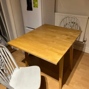 Leaf dining table with 2 chairs - Image 2