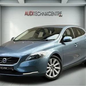 2013 Volvo V40 D2 SE Lux Hatchback Diesel Manual - Image 3