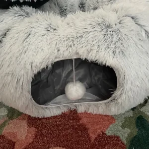 Christmas tree cat tunnel - Image 2