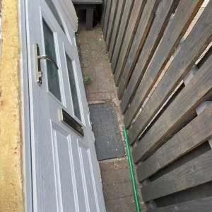 Front door - Image 2