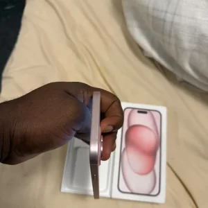 iPhone 15 Plus - 128GB - Pink - Image 4