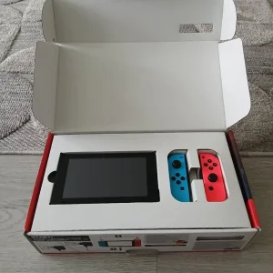 Nintendo Switch - Image 2