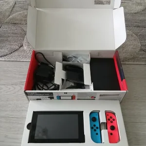 Nintendo Switch - Image 3