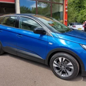 2019 Vauxhall Grandland X SPORT NAV S/S Hatchback Petrol Manual - Image 3