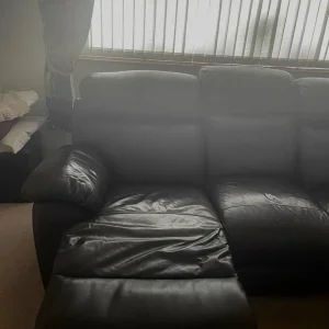 3 seater brown leather sofa with double recliner - Image 3