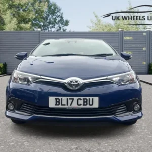 2017 Toyota Auris 1.2 VVT-i Icon CVT Euro 6 (s/s) 5-door hatchback with Safety Sense - Image 3