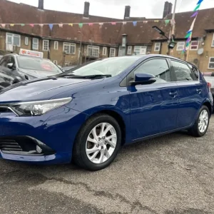 2017 Toyota Auris 1.2 VVT-i Icon CVT Euro 6 (s/s) 5-door hatchback with Safety Sense - Image 6