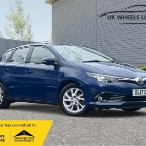 2017 Toyota Auris 1.2 VVT-i Icon CVT Euro 6 (s/s) 5-door hatchback with Safety Sense