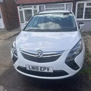 7 seater car (ULEZ compliant) - Image 2