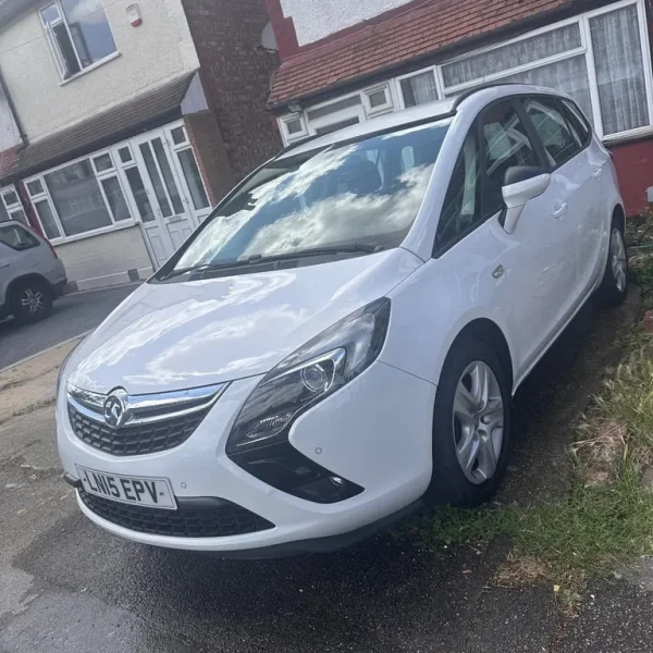 7 seater car (ULEZ compliant)