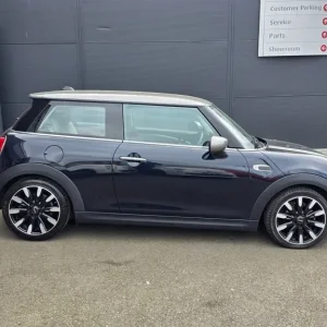 2020 MINI Hatch 1.5 Cooper Exclusive II 3dr Hatchback Petrol Manual - Image 4