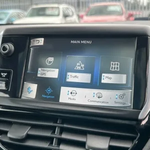 2014 Peugeot 208 1.2 VTi Style 3dr Hatchback - Image 8