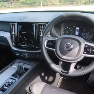 2021 Volvo XC60 2.0 Diesel Hybrid AWD Estate - Image 5