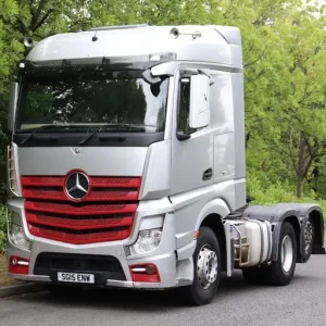 Mercedes Actros 2548 Streamspace 6x2 Rear Lift Tractor (2015) - Image 2