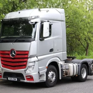 Mercedes Actros 2548 Streamspace 6x2 Rear Lift Tractor (2015) - Image 3