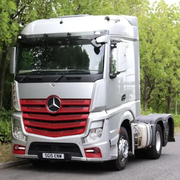 Mercedes Actros 2548 Streamspace 6x2 Rear Lift Tractor (2015)