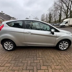 2010 Ford Fiesta 1.4 Zetec Hatchback 3dr Petrol Automatic (154 g/km, 94 bhp) Hatchback Petrol Aut... - Image 5