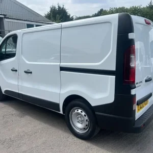 2022 Renault Trafic SL28 Blue dCi 150 Business Van Panel Van Diesel Manual - Image 5