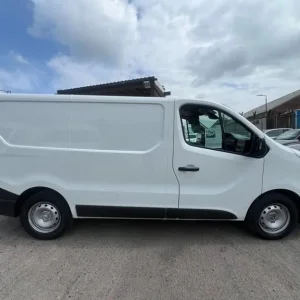 2022 Renault Trafic SL28 Blue dCi 150 Business Van Panel Van Diesel Manual - Image 8