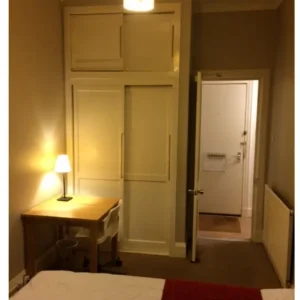 3-bed furnished flat with great views and easy access to uni and hospital - Image 5