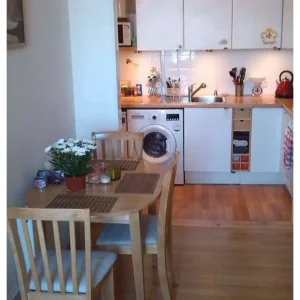 3-bed furnished flat with great views and easy access to uni and hospital