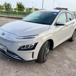 2023 Hyundai KONA Electric 5-door SUV with all the smart features - Image 2