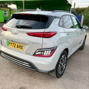 2023 Hyundai KONA Electric 5-door SUV with all the smart features - Image 6