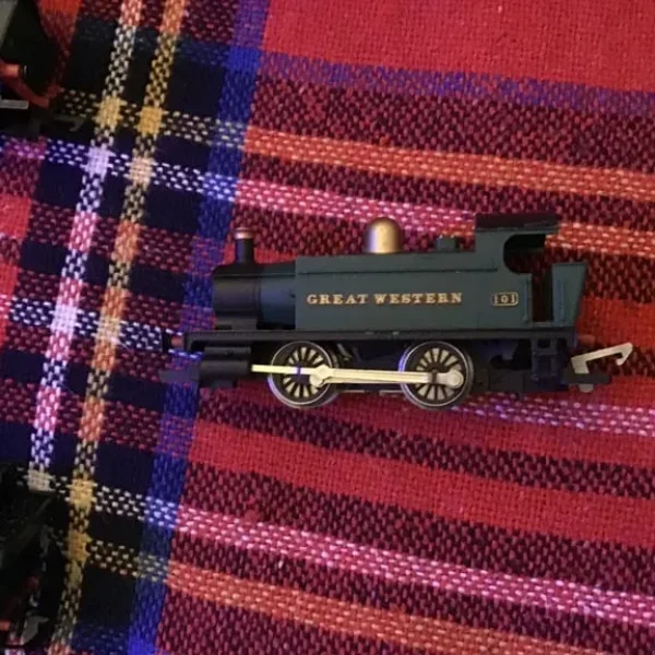 OO gauge 4 wheel train