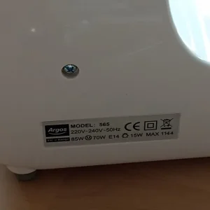 Like-new sewing machine - Image 3