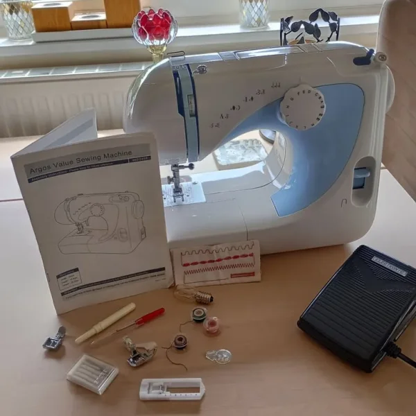 Like-new sewing machine